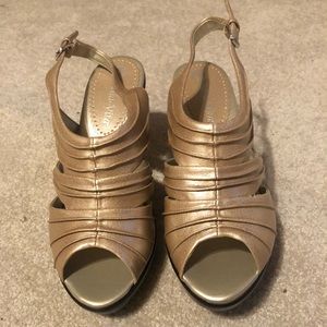 Bella vita gold heeled sandal